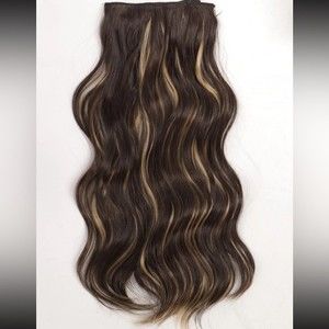 SOLD NWT Clip in Synthetic Hair Extensions, 4pc - 20in. In original packaging